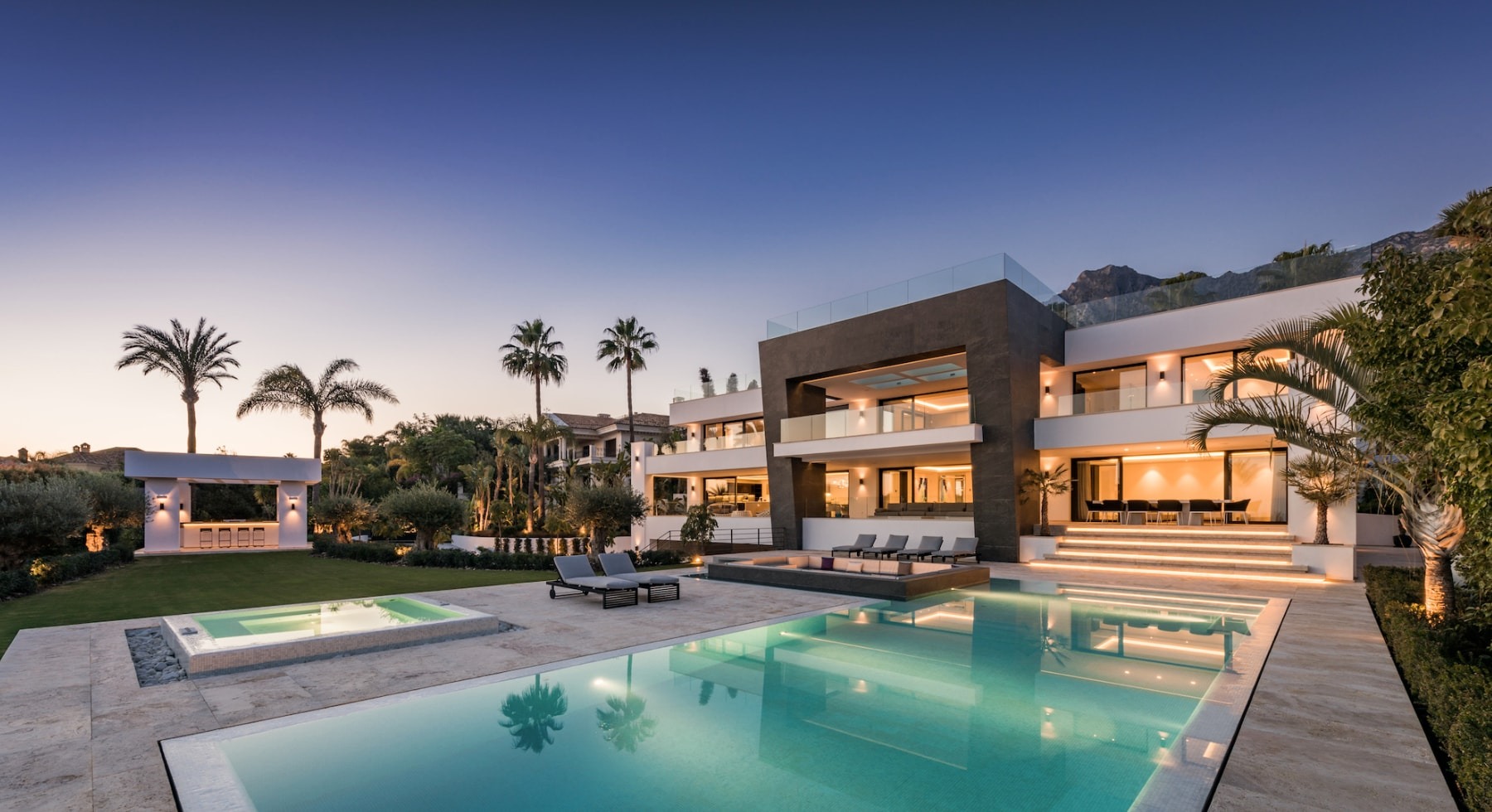 Luxury apartments, townhouses & villas